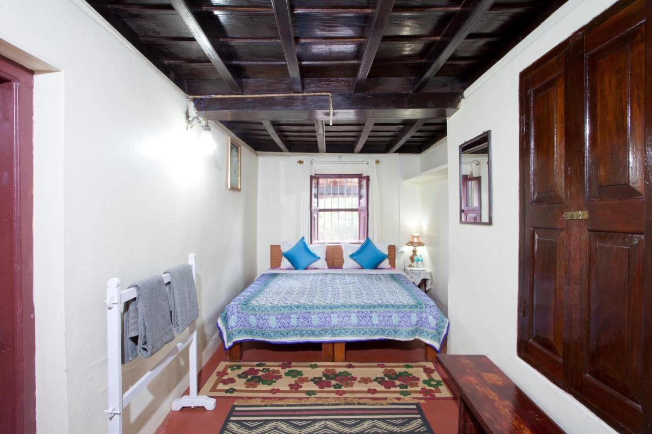 Sardar Bahadur'S Heritage Bungalow Estate Stay Napoklu Exterior photo