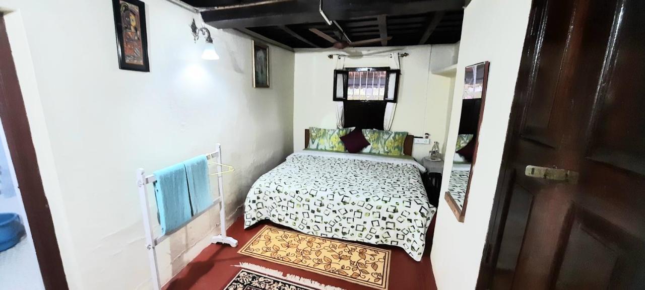 Sardar Bahadur'S Heritage Bungalow Estate Stay Napoklu Exterior photo